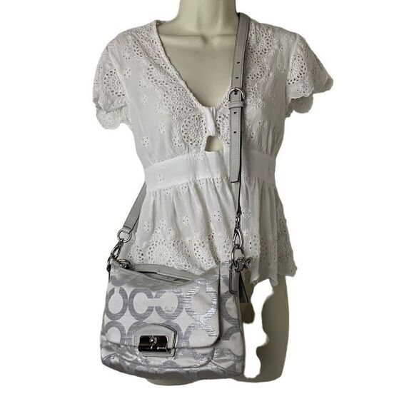 Free People Truly Yours Eyelet Top Size XS - Picture 6 of 6